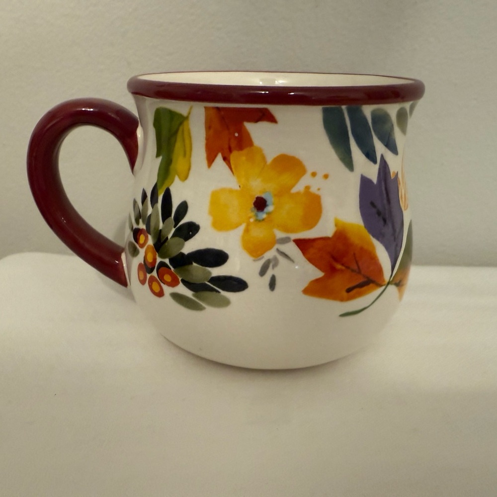 Timeless floral mug